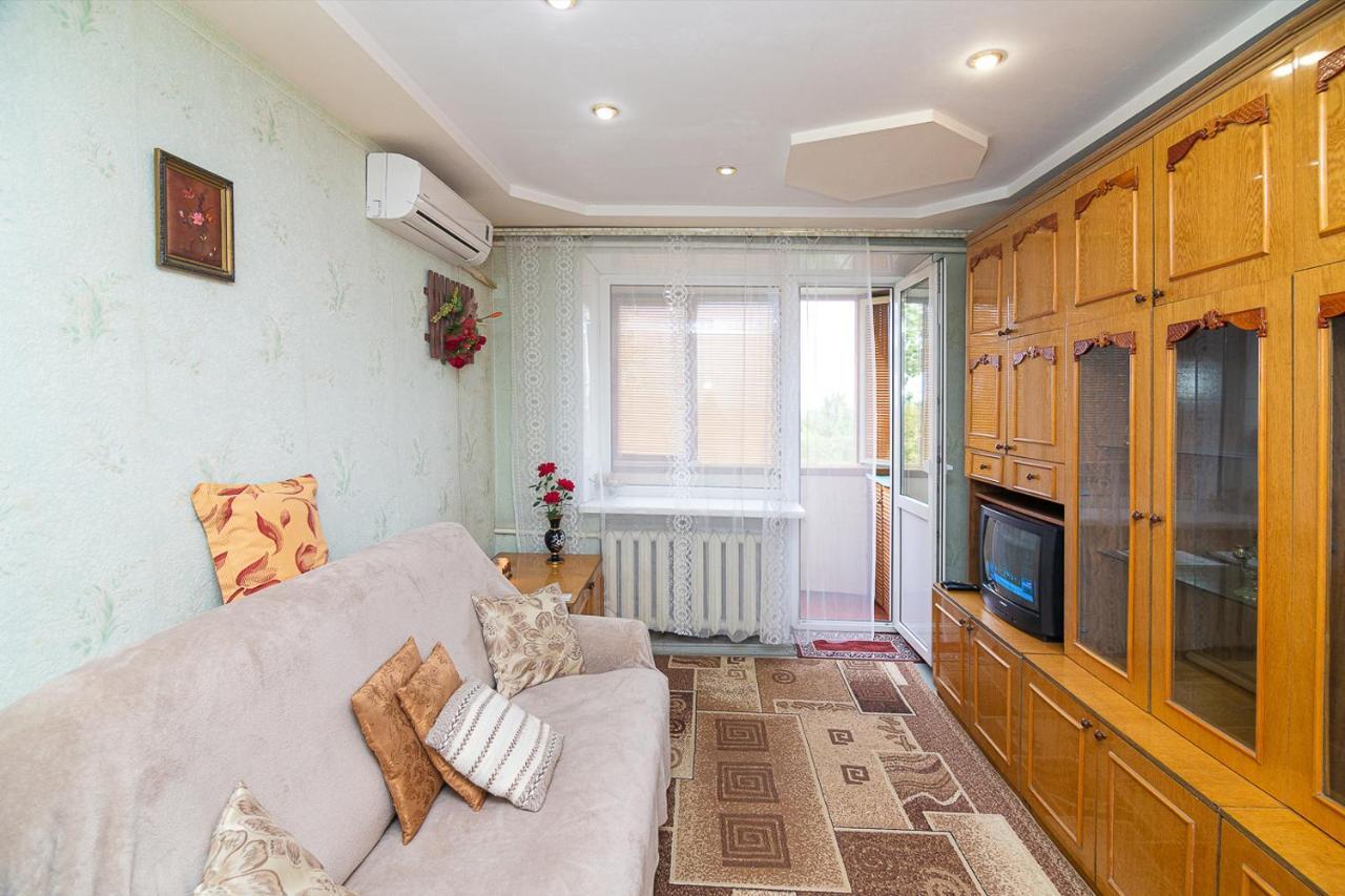 Comfortable Apartments On Hrushevskogo Street Near 16 City Hospital Dnipro Exterior foto